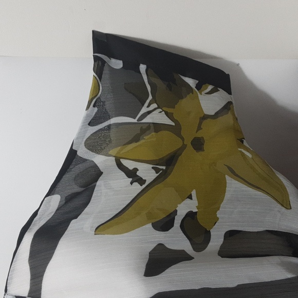 Frank Lyman Splash of Color Semi Sheer Smocked Waist Top/ Blouse - Picture 5 of 10